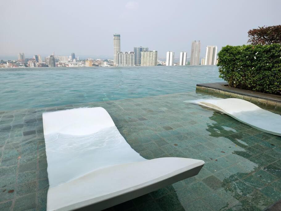 Infinity Pool 2Br Suite 7Pax @Beacon @Georgetown Zewnętrze zdjęcie